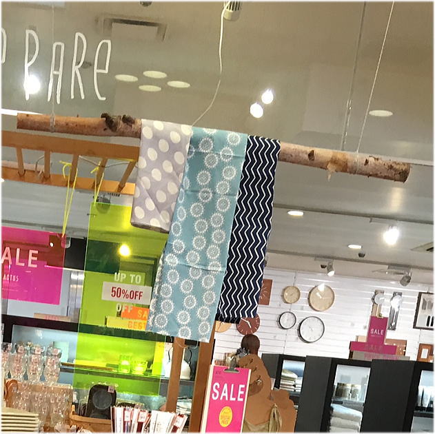 お店の商品ディスプレイ