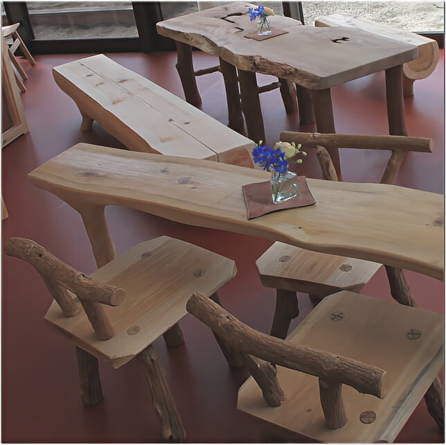 テーブルチェアー