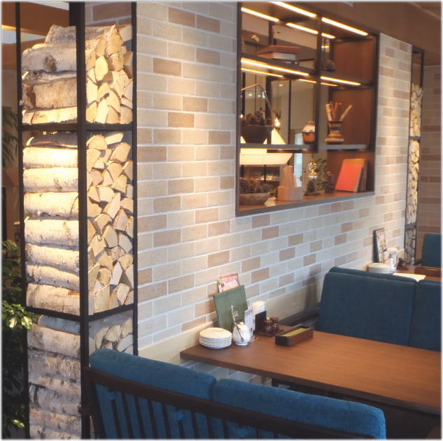 カフェの白樺ディスプレイ